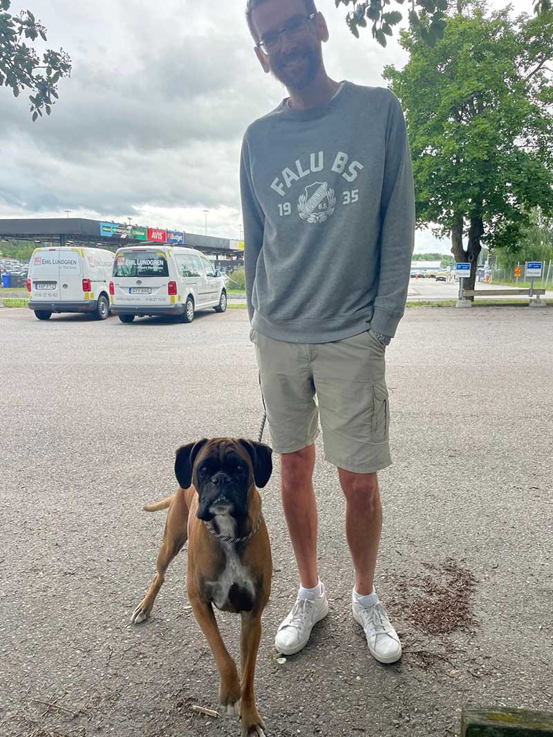 Pet travel trips from Sweden: Fredrik arrives to meet us with Kastor…