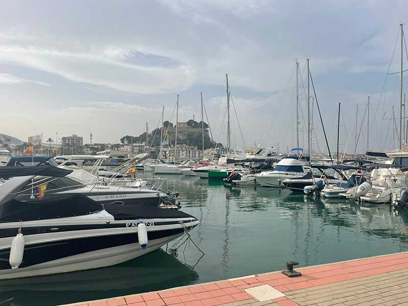 We had a little bit of spare time at the port to enjoy looking at the boats…