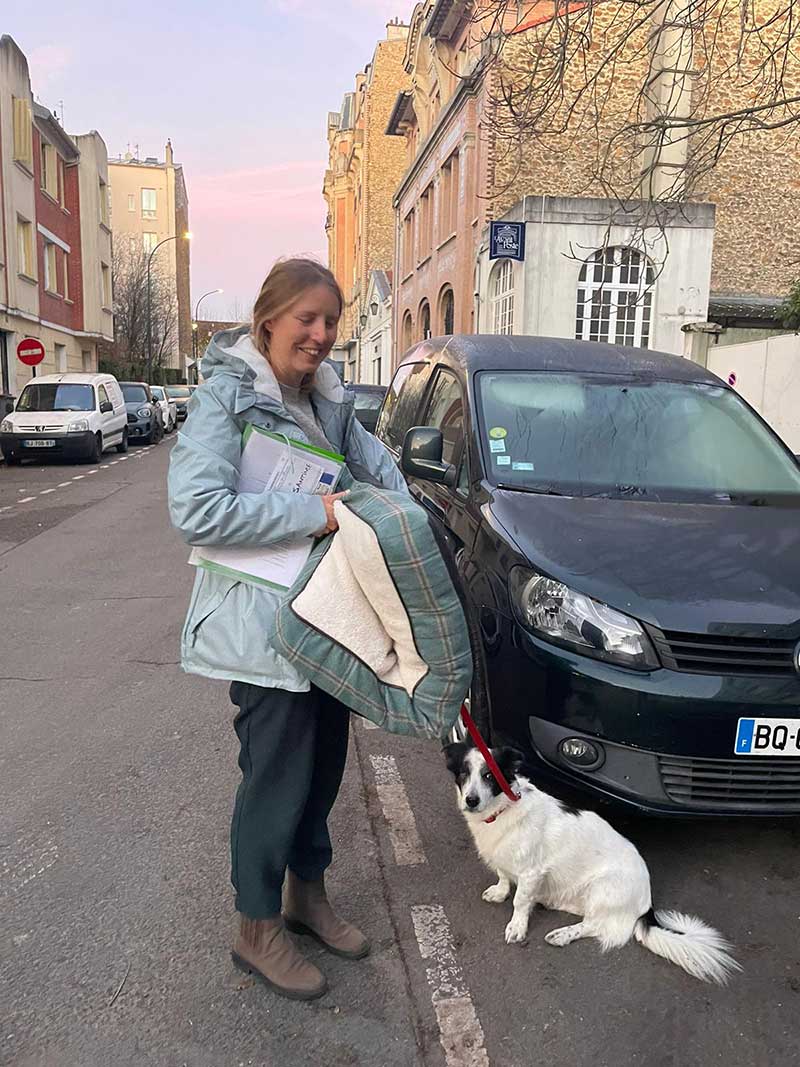 As we passed through Paris, Lesley's lovely dog Sabine (and cat Blanqui) hopped on board for their journey to London