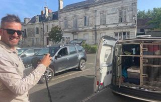 Courier Gwen collected the cicadas from Kevin, who recorded they were safely packed in their temperature-controlled cooler inside our van, ready for their cross-Channel journey