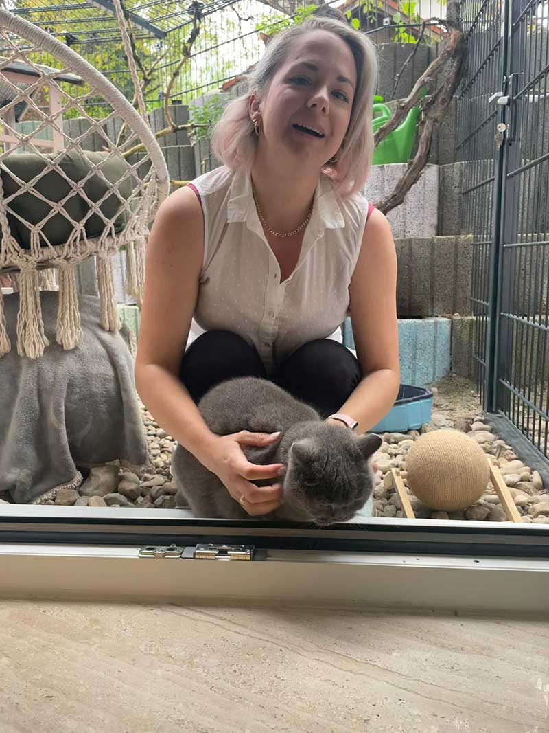 Goodbye cuddles at the cattery