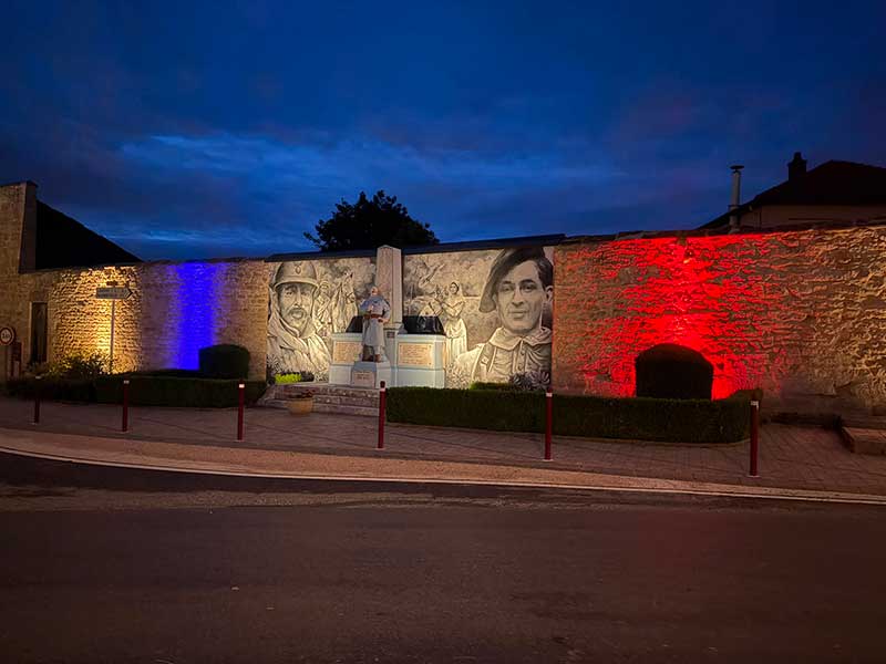 This mural in the village of Juvigny-sur-Loison is called 'Souvenirs de Mémoire'. Unveiled in 2021, it's by Éléonore Giraud and honours both human and animal combatants.